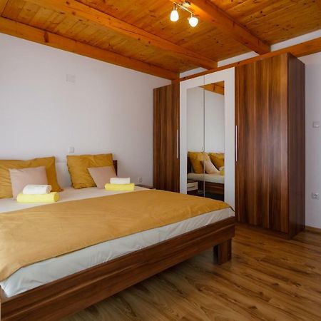 Apartment Aleksandra Malinska Luaran gambar
