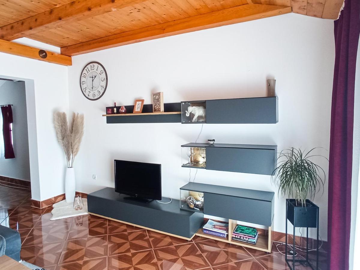 Apartment Aleksandra Malinska Luaran gambar