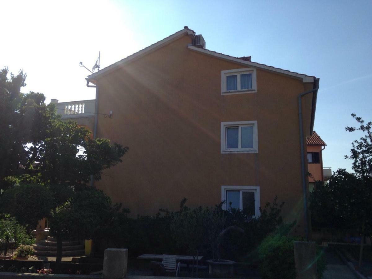 Apartment Aleksandra Malinska Luaran gambar