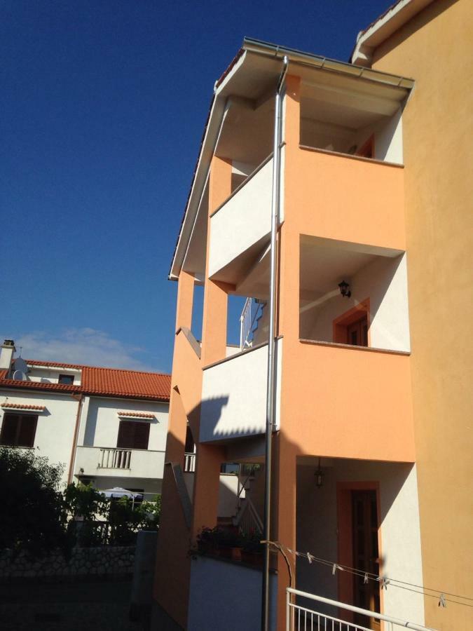 Apartment Aleksandra Malinska Luaran gambar