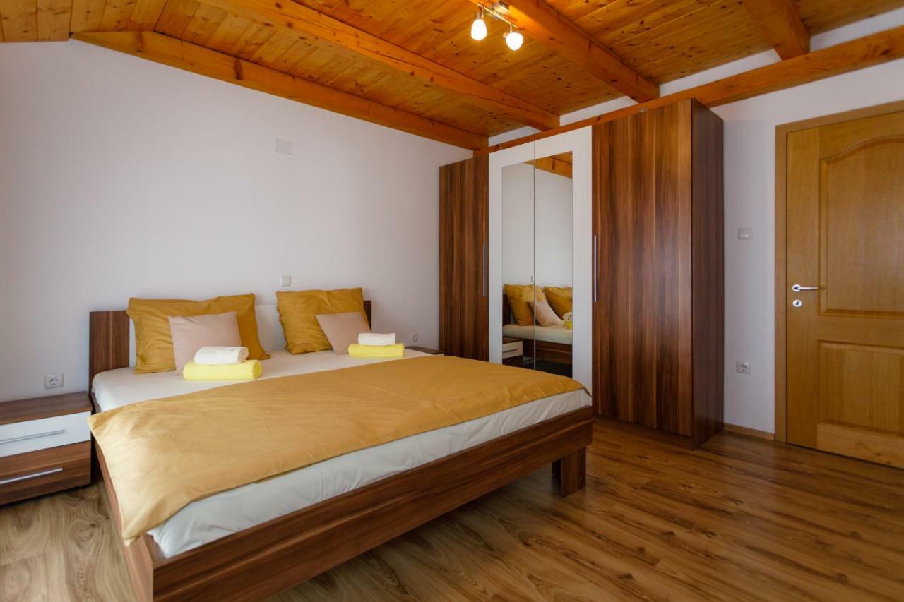 Apartment Aleksandra Malinska Luaran gambar
