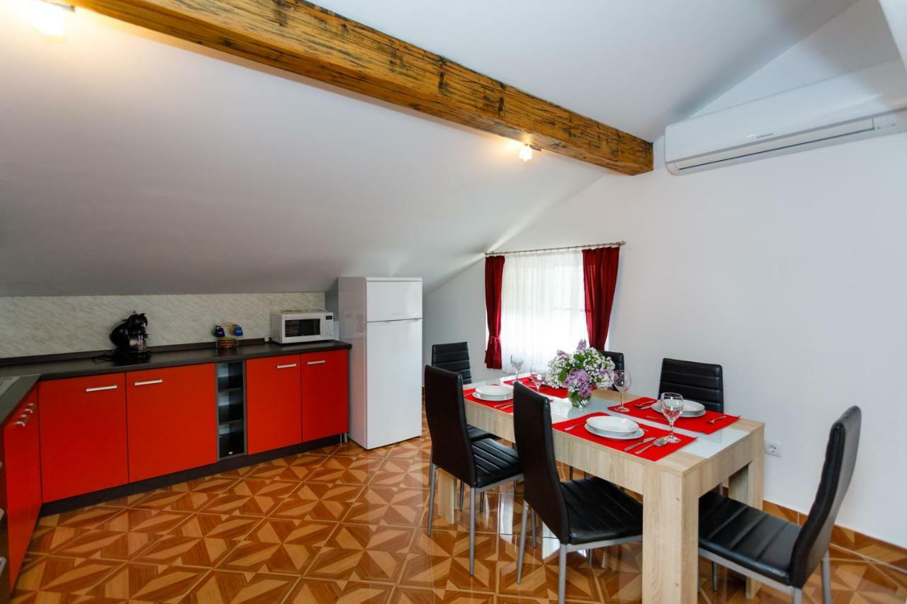 Apartment Aleksandra Malinska Luaran gambar