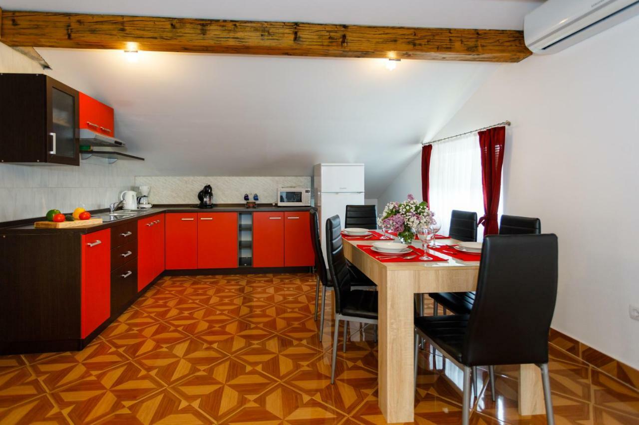Apartment Aleksandra Malinska Luaran gambar