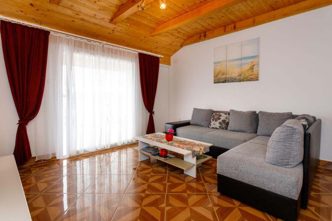 Apartment Aleksandra Malinska Luaran gambar